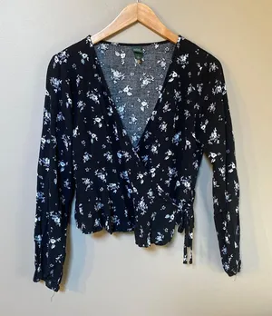Wild fable black white floral wrap crop top thumbnail 1