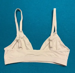 FITS EVERYBODY TRIANGLE BRALETTE thumbnail 3