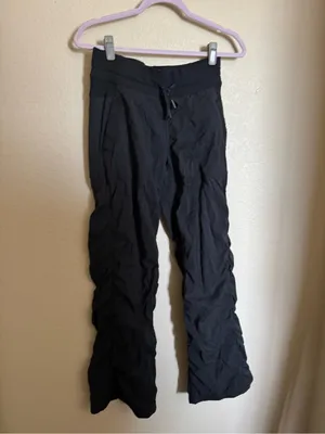 Lululemon lined mid rise studio‎ dance pant size 6 in black ruched leg thumbnail 4