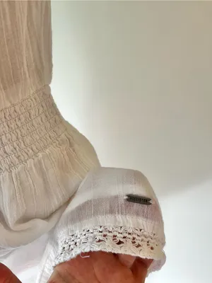 Y2K Hollister Women’s White Cotton Gauze Crochet-Trim Peasant Top dress thumbnail 3
