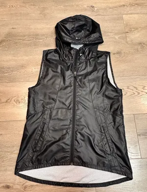 Under Armour Womens Black Hooded Lightweight Vest Athletic Running Gym Small S‎ thumbnail 1