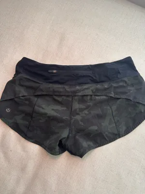 Lululemon Shorts Hotty Hot 2.5" thumbnail 2