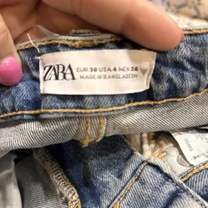 NWT‎ Zara Stove Pipe Jeans Womens US 4 Light Wash High Rise Straight Leg Denim thumbnail 5