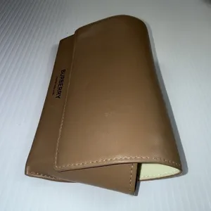 Burberry London England Tan‎ Brown With Black Letters Eye/Sun Glass Case thumbnail 3