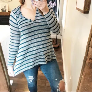 BDG Urban Outfitters small hooded cozy sweatshirt thumbnail 2
