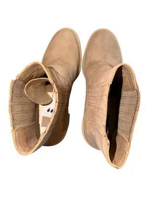 Dolce Vita Beige Suede Block-Heel Chelsea Ankle Boots thumbnail 3