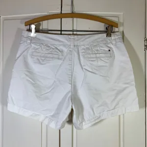 Tommy Hilfiger Womens White Cotton Chino Shorts Size 10 Mid Rise Coastal Preppy thumbnail 2