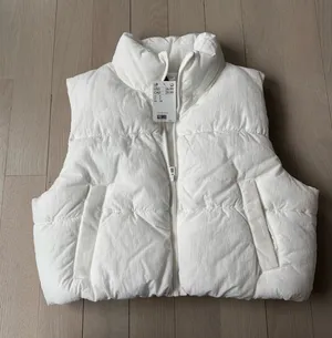H&M Vest Puffer Cropped  thumbnail 1
