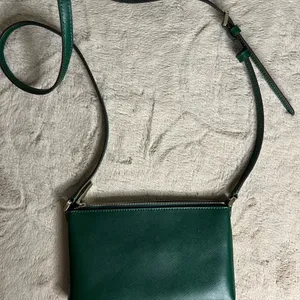 Kate Spade Green Crossbody Bag with Adjustable Strap thumbnail 2