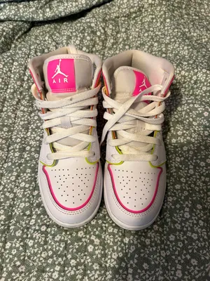 Nike Jordan 1 Mid thumbnail 3