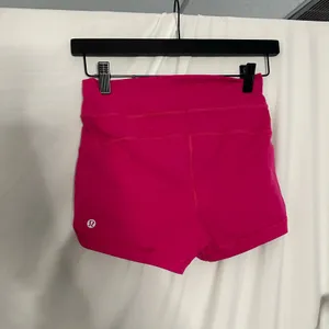 Lululemon Activewear Hot Hot Shorts Pink Size XS thumbnail 3