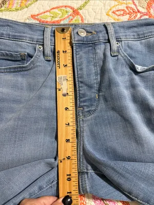 Levi Strauss & Co. women’s size 28 311 shaping skinny jeans light thumbnail 4