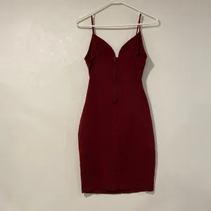 Windsor Red Cutout Mini Dress Medium Bodycon Spaghetti Strap Party thumbnail 2