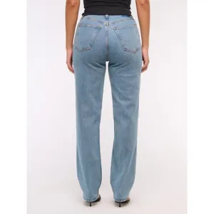 Abercrombie Curve Love Ultra High Rise 90's Straight Jeans Medium Wash Size 26L thumbnail 3
