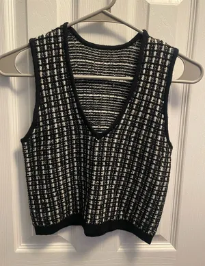 TJ Maxx Sweater Vest thumbnail 1