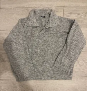 SHEIN Men's Light Gray Ribbed V-Neck Collared Sweater thumbnail 1