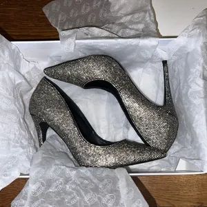 Steve Madden Jeweled Crystal Pumps thumbnail 3