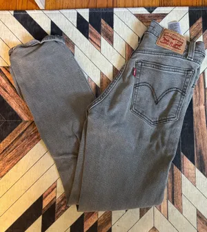 Levi's Gray Straight-Leg Ankle Jeans thumbnail 1