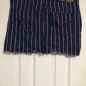 American Eagle Blue/Red Striped Super Stretch Hi Rise‎ Mini Denim Skirt size 14 thumbnail 5