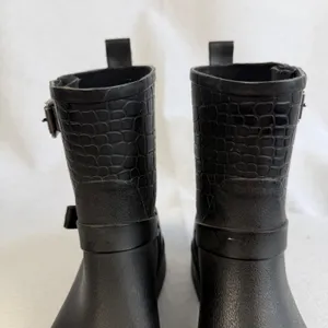 Sam Edelman Keigan Womens 8‎ Black Buckle Rubber Croc Embossed Rain Boots thumbnail 4