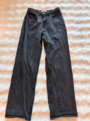 Abercrombie and Fitch the loose high rise black jeans thumbnail 1