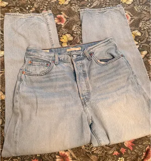 Levi’s Ribcage Straight Jeans thumbnail 1