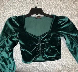 Green velvet puffy sleeve crop top almost famous size S thumbnail 1