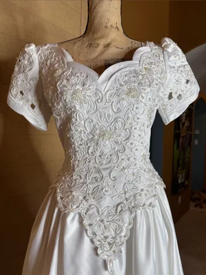 Merry Max Vintage Wedding Gown Size 10 White Pearl Beaded Lace Cathedral Train thumbnail 3