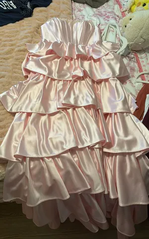 Stacee’s Prom Dress Pink Size 4 thumbnail 1