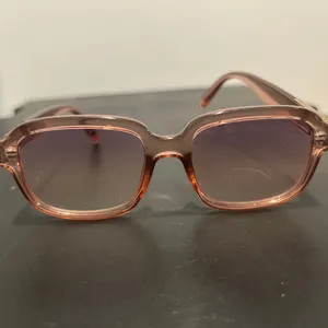 American Eagle Elegant Brown Sunglasses (logo is rubbed out) thumbnail 2