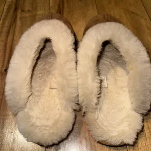 Ugg slippers thumbnail 6