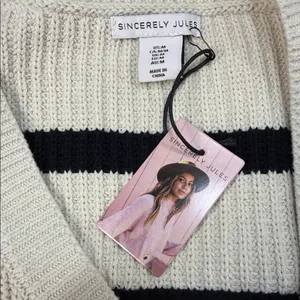 Sincerely Jules NWT Black and Cream Striped V-Neck Knit Sweater Vest Size Medium thumbnail 3