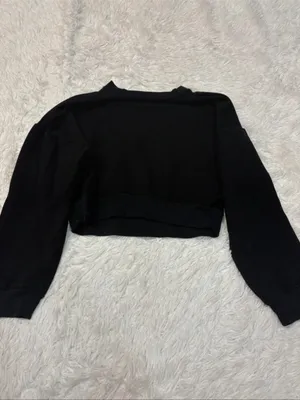 Reformation jeans cropped black sweatshirt small thumbnail 3