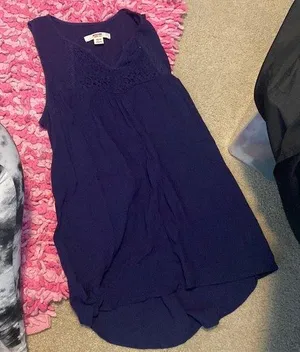 Sleeveless cute shirt Size XS thumbnail 1