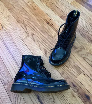 NWOT Dr. Martens 1460 Glossy Black Shiny Leather 8 eye Ankle Boots Sz 9 patent pascal thumbnail 1