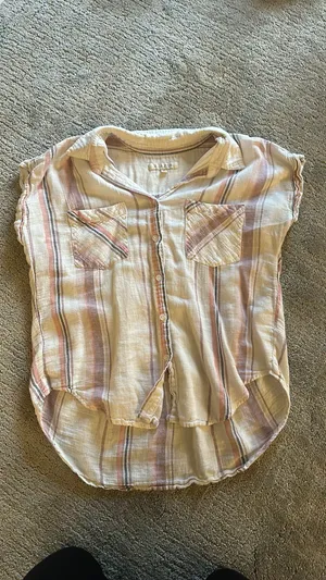 Francesca's Button Up Short Sleeve Blouse thumbnail 1