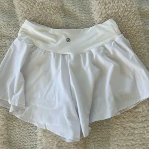 Baleaf Shorts/skort White, size Small, NWT thumbnail 2