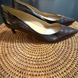 Vaneli‎ Dark Brown Leather Heels Size 7 thumbnail 3