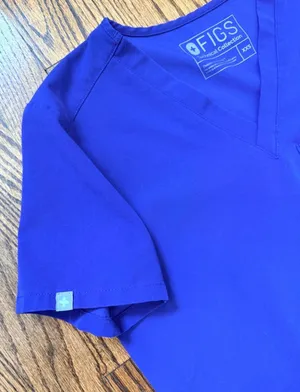 FIGS Top Catarina One-Pocket thumbnail 3