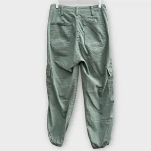 Levi’s High-Waisted Cargo Joggers thumbnail 7