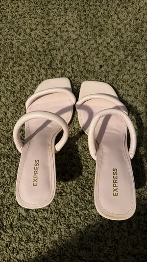 Express Kitten Heels thumbnail 4