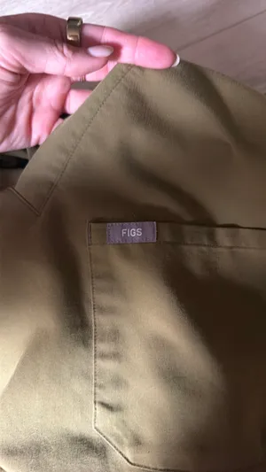 FIGS Olive Green Scrub Pants (Livingston) + Top Set thumbnail 2