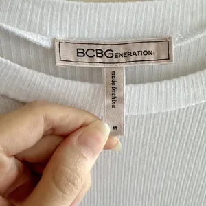 BCBGeneration Cropped Long Sleeve Ribbed Tee, White, Size Medium thumbnail 8