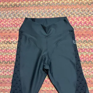 Nwot Alo Airlift Celeste Black Mesh Crop Leggings thumbnail 3