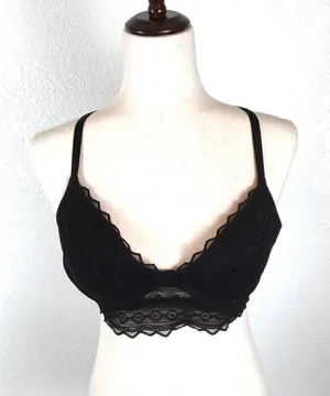 PINK Victoria’s Secret black lace racer back bra M‎ thumbnail 1