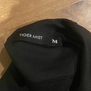 Tiger Mist Black Crop Top thumbnail 5