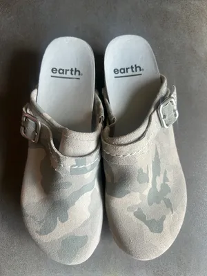 Earth Pine Tiku Leather Suede Camo Clogs Mules Size 6 thumbnail 2