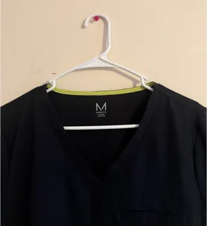 Medelita v neck black scrub top thumbnail 2