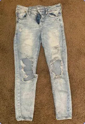 H&M Ripped Jeans thumbnail 2