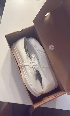 Vans white sneakers thumbnail 1